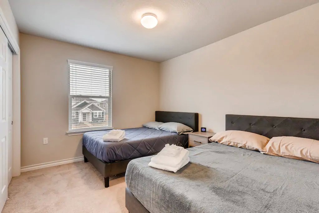 11707 Prado Ranch Boulevard Austin, TX 78725 - Photo 16 of 23 There are two secondary bedrooms upstairs