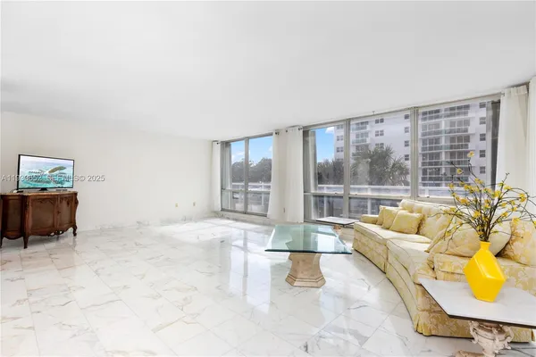 $3,150 | 2751 South Ocean Drive, Unit 208S, Hollywood, FL 33019