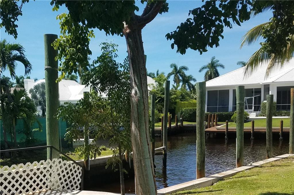 930 18th Avenue South Naples, FL 34102 - Photo 15 of 16 a view of a house with backyard from a tub