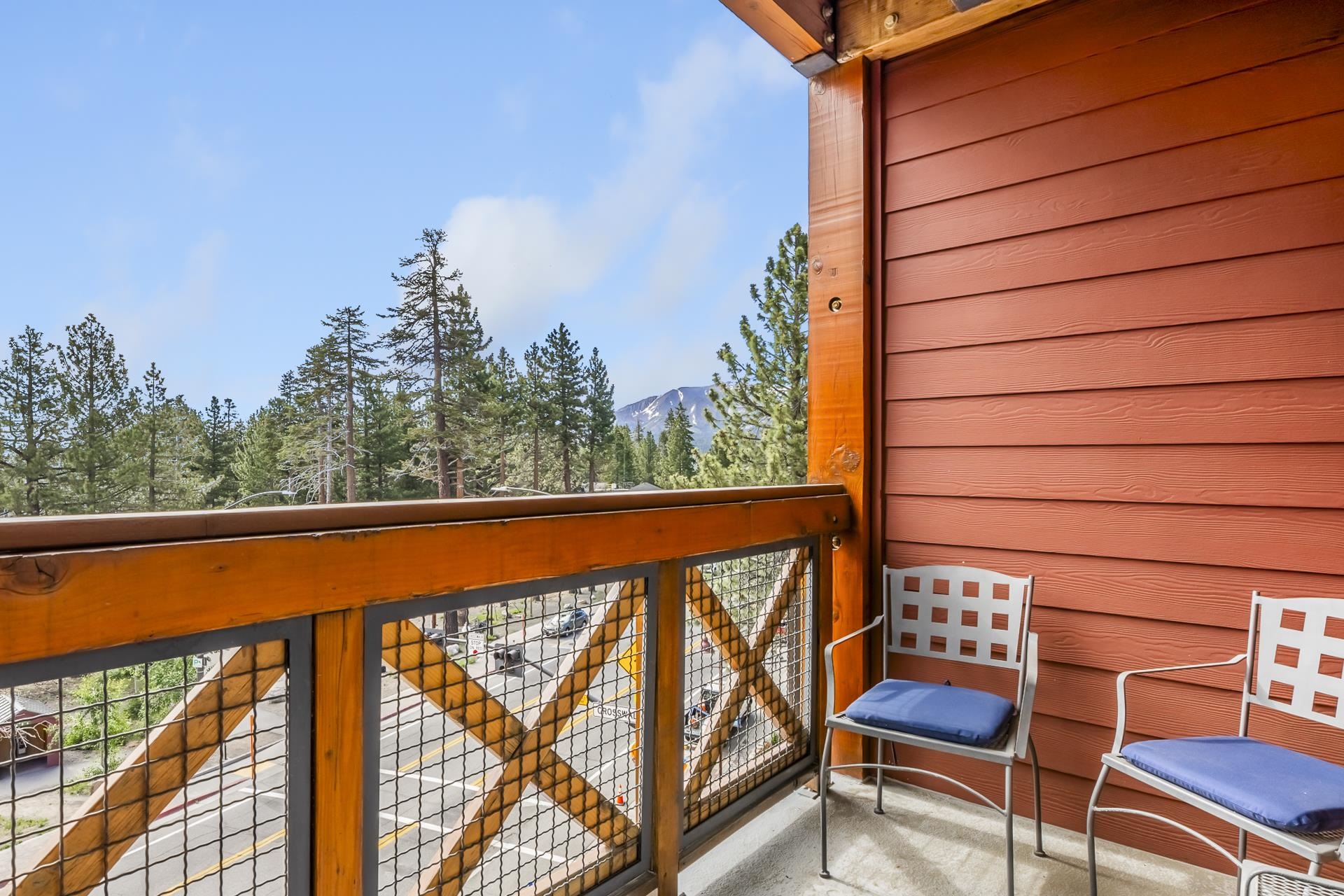 6201 Minaret Road, Unit 2311 Mammoth Lakes, CA 93546 - Photo 28 of 40 a view of a chairs in balcony