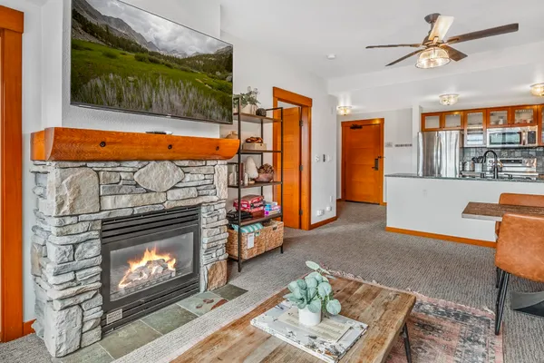 $1,049,000 | 6201 Minaret Road, Unit 2311, Mammoth Lakes, CA 93546