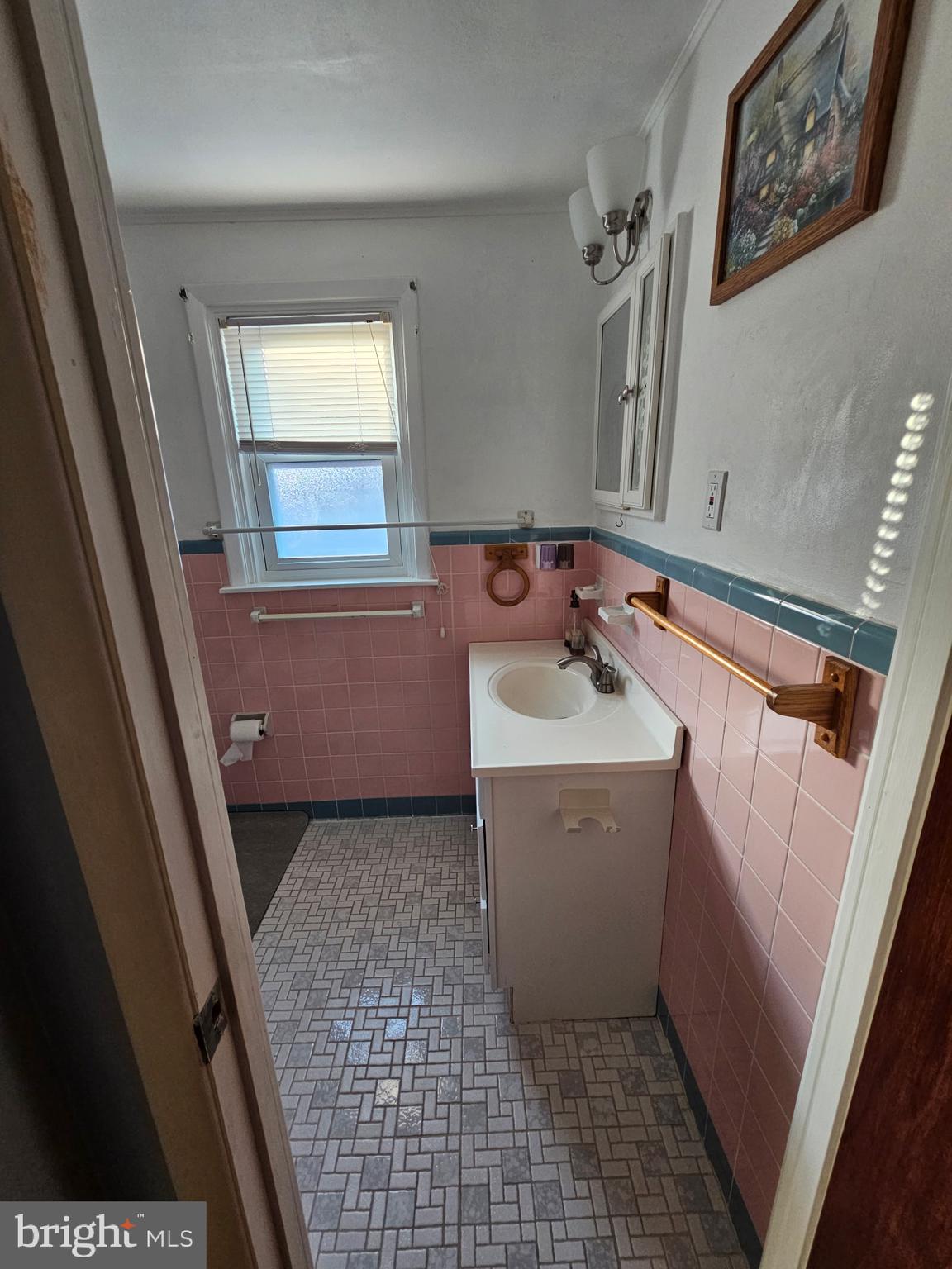 804 Marchman Road Philadelphia, PA 19115 - Photo 10 of 22