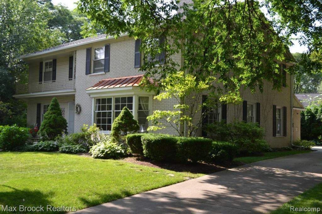 2515 Amberly Road Bloomfield Hills, MI 48301 - Photo 3 of 26 DSC_0220.jpg