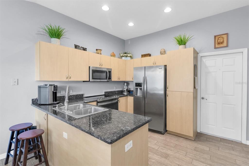 9242 Santa Monica Way New Port Richey, FL 34655 - Photo 7 of 32