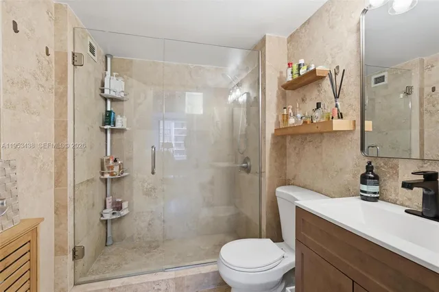 $3,190 | 200 Southeast 15th Road, Unit 11H, Miami, FL 33129