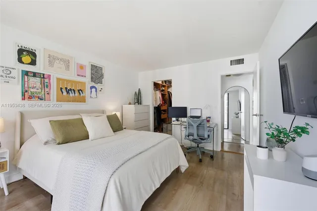 $3,190 | 200 Southeast 15th Road, Unit 11H, Miami, FL 33129