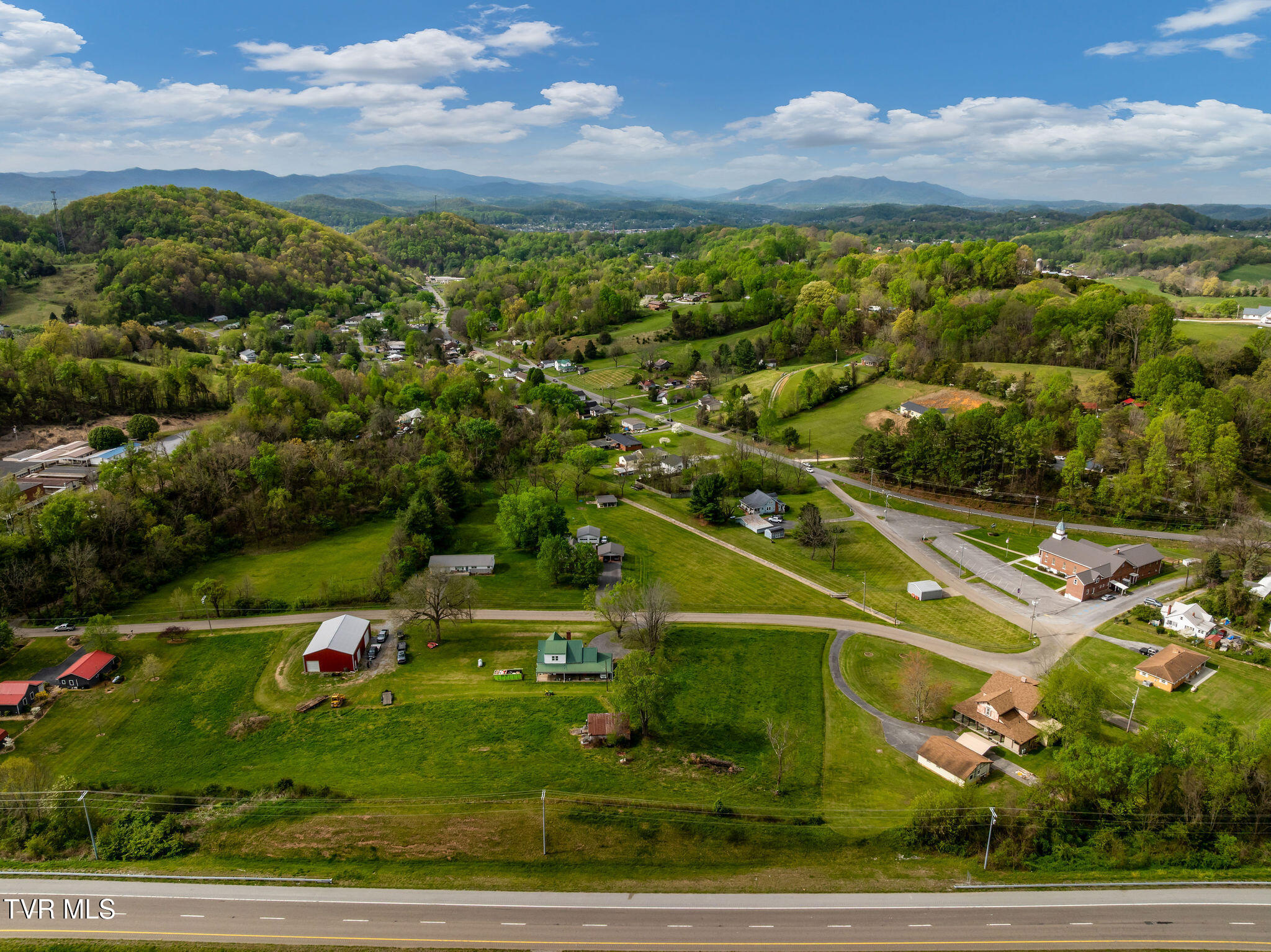 176 Keenburg Road Elizabethton, TN 37643 - Photo 11 of 22 DJI_0708