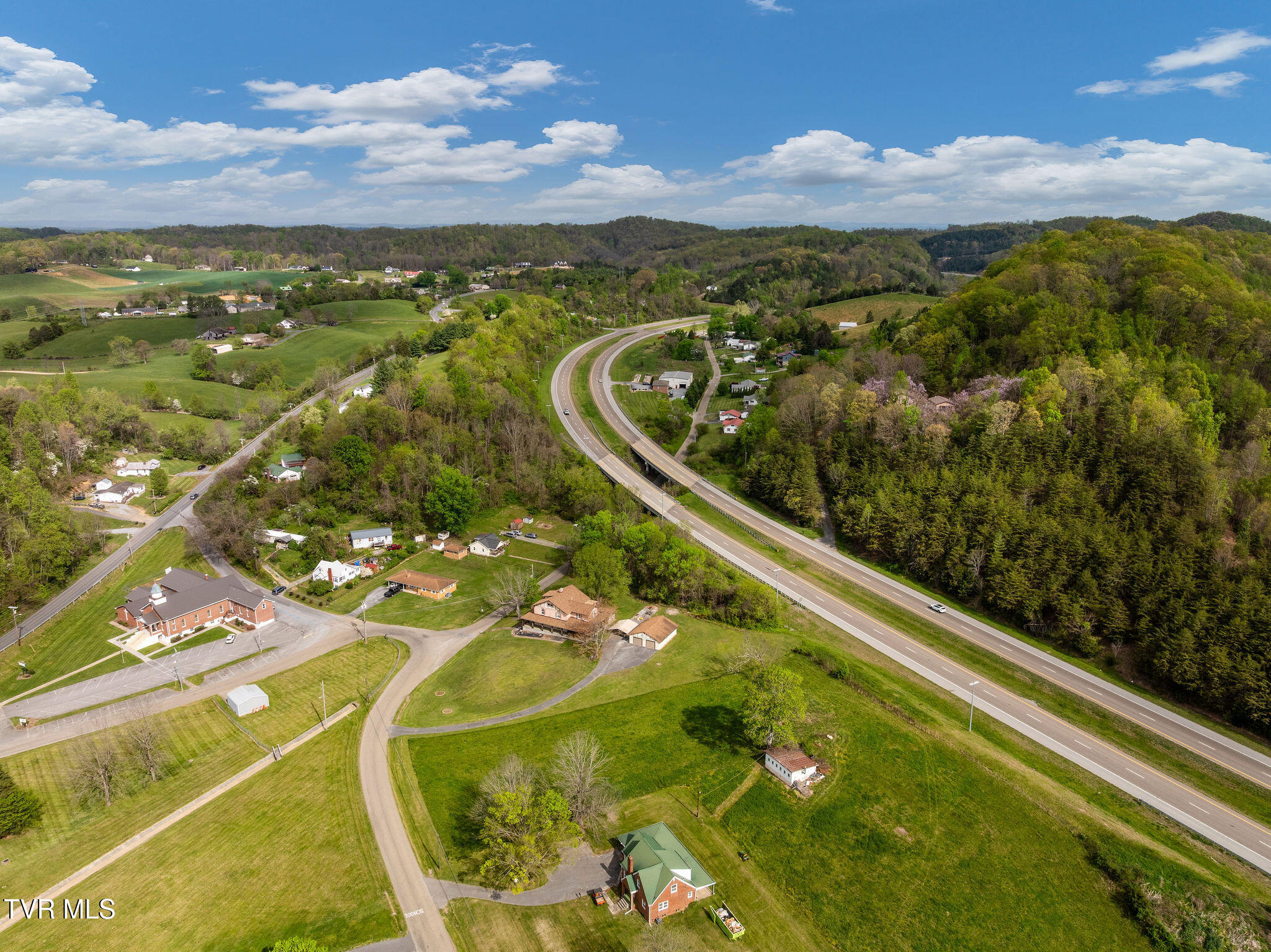 176 Keenburg Road Elizabethton, TN 37643 - Photo 14 of 22 DJI_0728