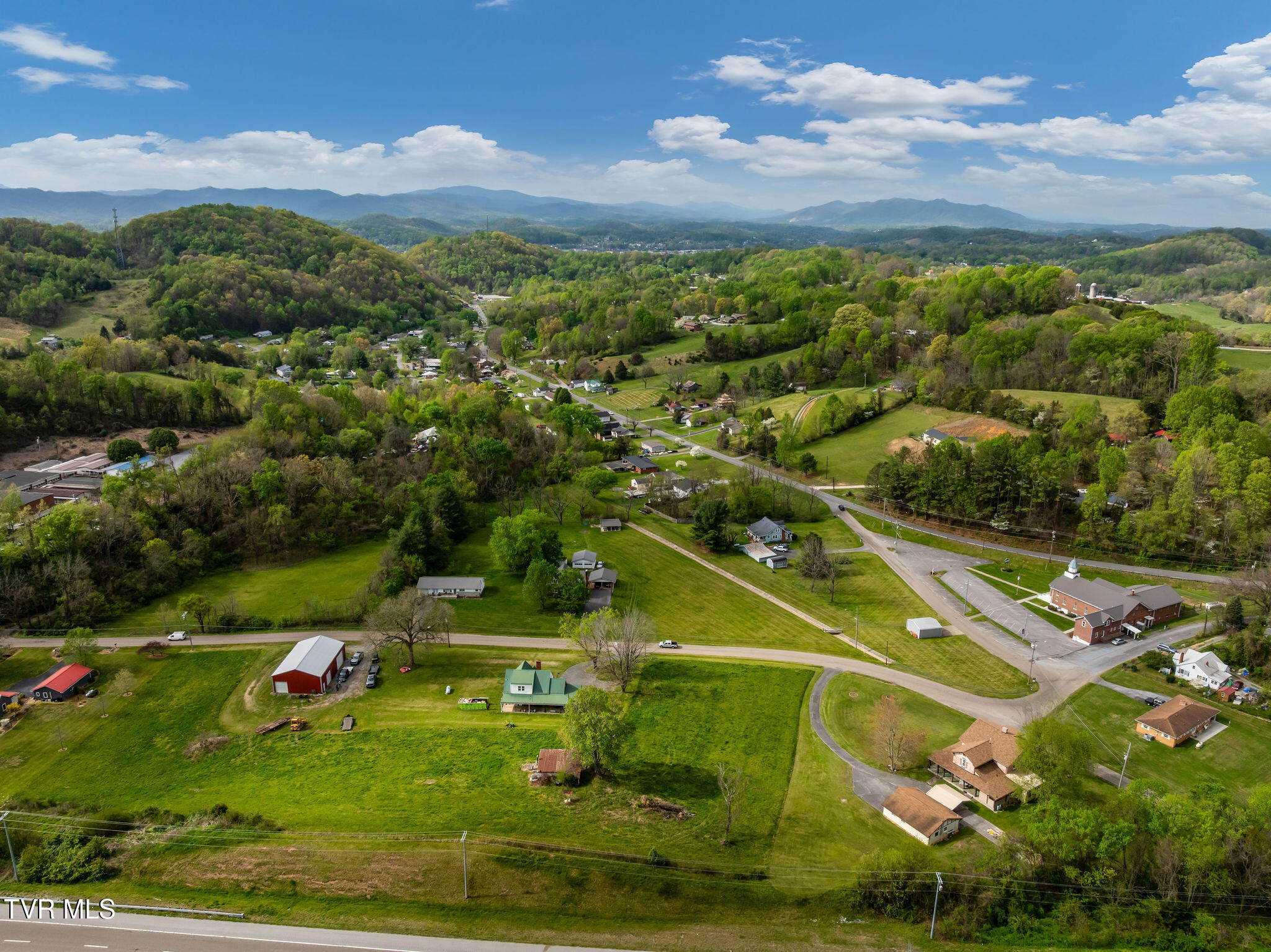 176 Keenburg Road Elizabethton, TN 37643 - Photo 10 of 22 DJI_0703