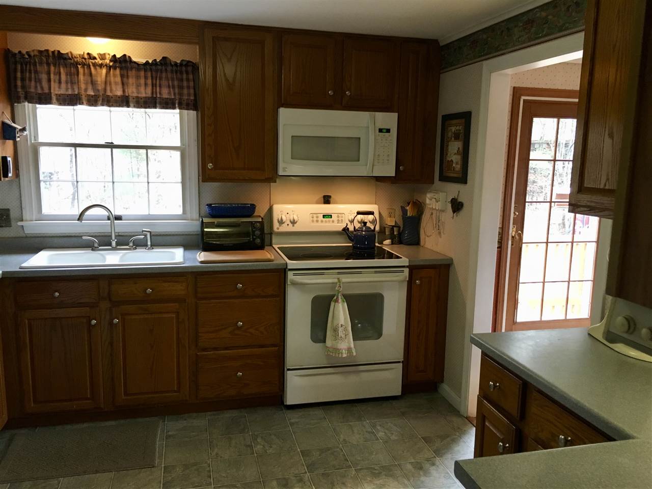 12 Redwing Road Concord, NH 03301 - Photo 5 of 27