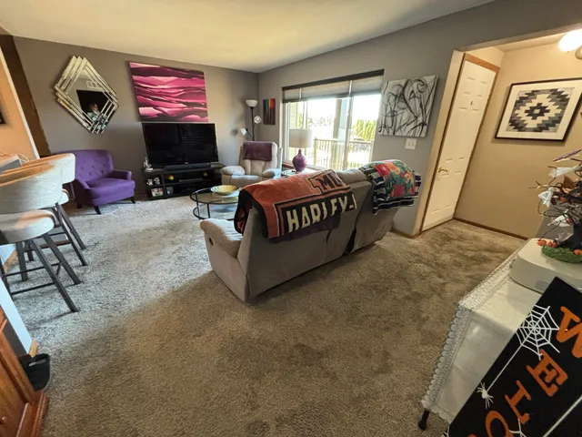 $235,000 | W176N9746 Riversbend Circle East, Unit E, Germantown, WI 53022