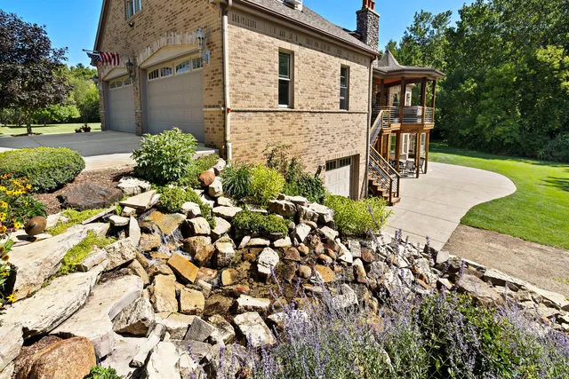 $1,200,000 | 15309 Kishwaukee Valley Road, Woodstock, IL 60098