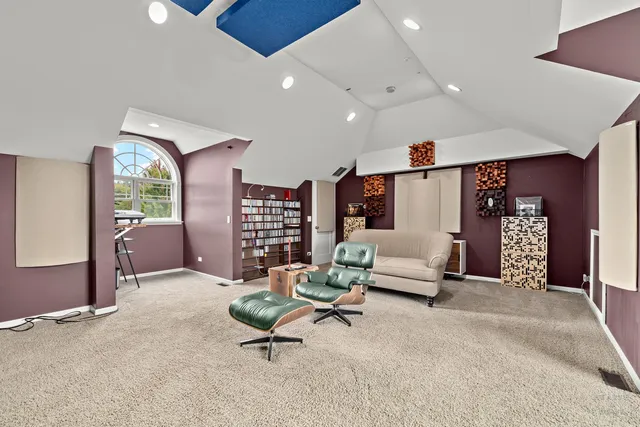 $1,200,000 | 15309 Kishwaukee Valley Road, Woodstock, IL 60098