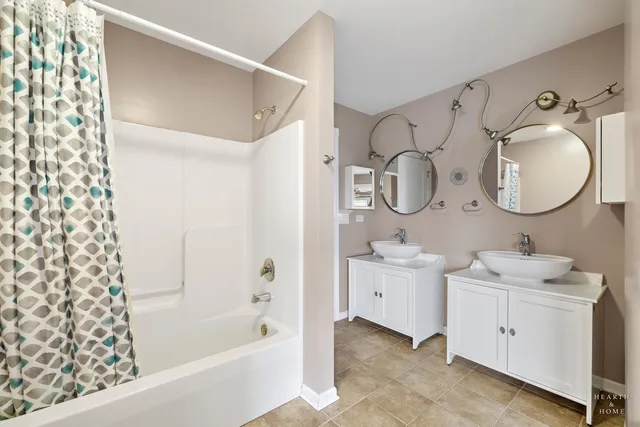 $1,200,000 | 15309 Kishwaukee Valley Road, Woodstock, IL 60098