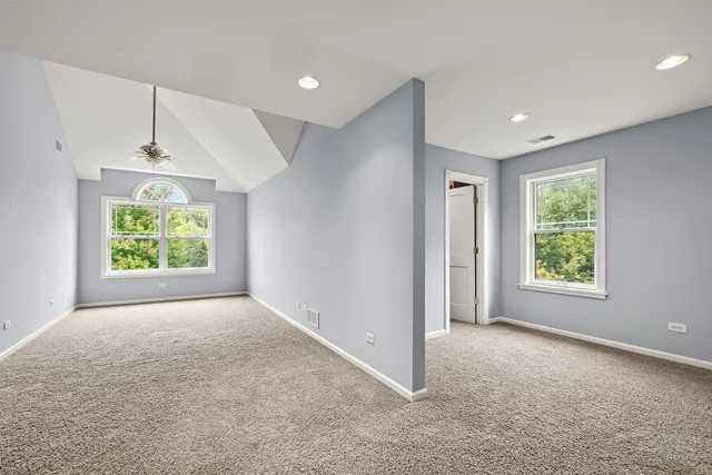 $1,200,000 | 15309 Kishwaukee Valley Road, Woodstock, IL 60098