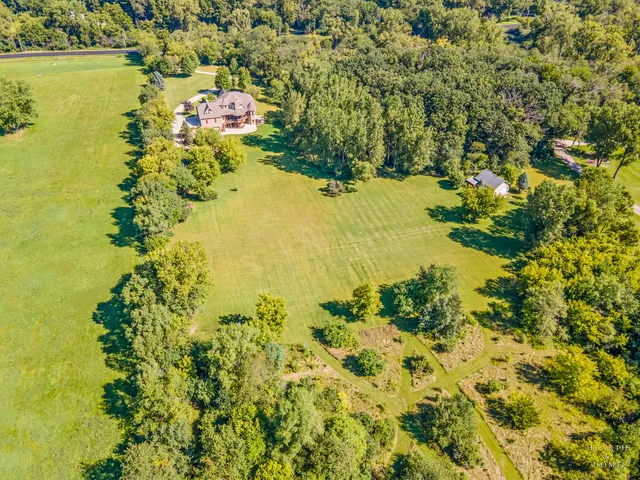 $1,200,000 | 15309 Kishwaukee Valley Road, Woodstock, IL 60098