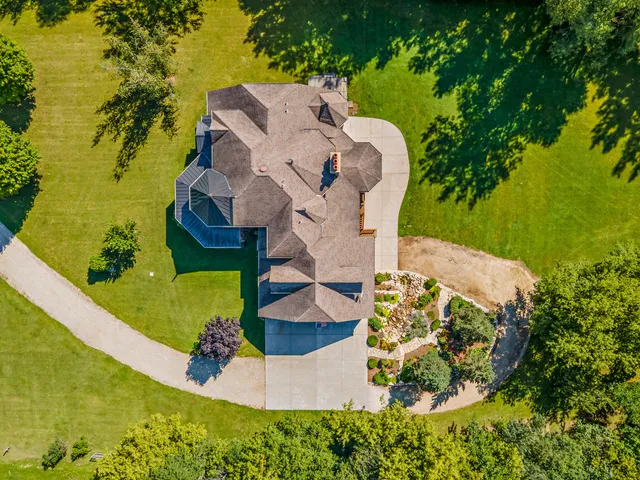 $1,200,000 | 15309 Kishwaukee Valley Road, Woodstock, IL 60098