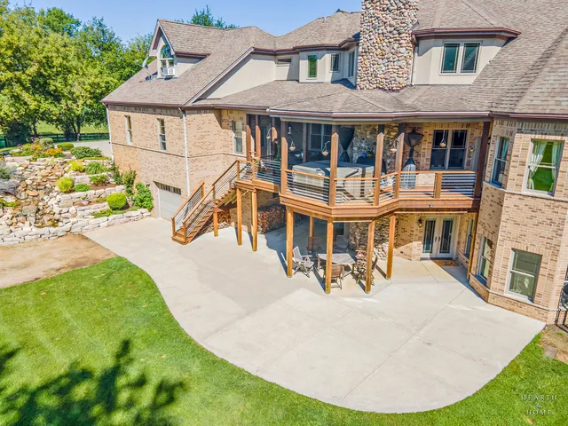 $1,200,000 | 15309 Kishwaukee Valley Road, Woodstock, IL 60098