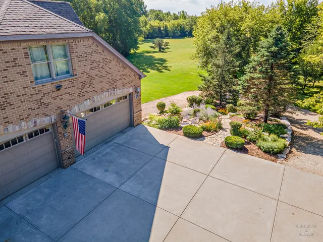 $1,200,000 | 15309 Kishwaukee Valley Road, Woodstock, IL 60098