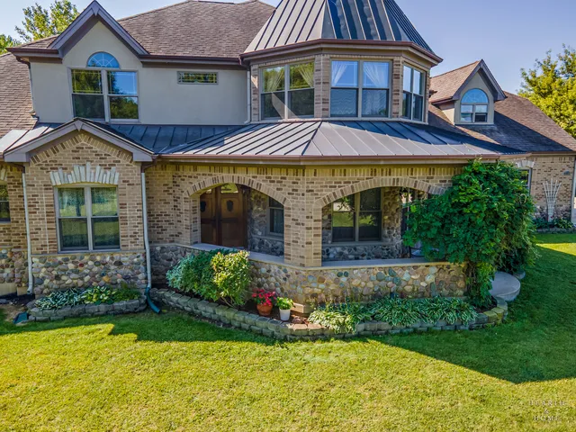 $1,200,000 | 15309 Kishwaukee Valley Road, Woodstock, IL 60098