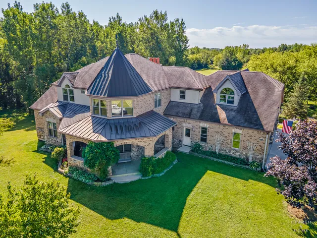 $1,200,000 | 15309 Kishwaukee Valley Road, Woodstock, IL 60098