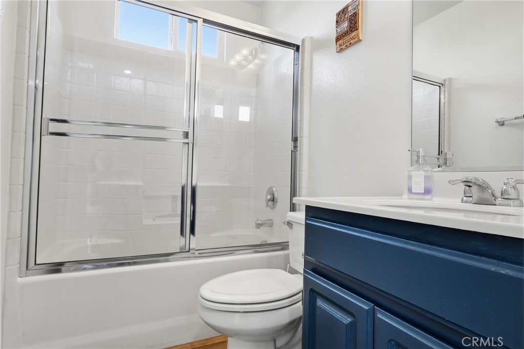 3609 Pyramid Trail Perris, CA 92570 - Photo 24 of 40 a bathroom with a sink and a mirror