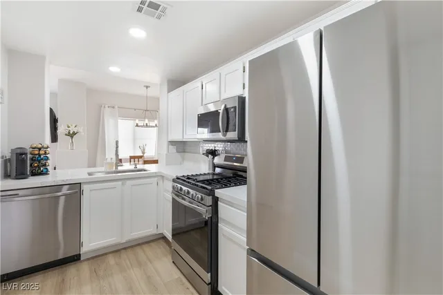 $1,950 | 8501 West University Avenue, Unit 1006, Las Vegas, NV 89147