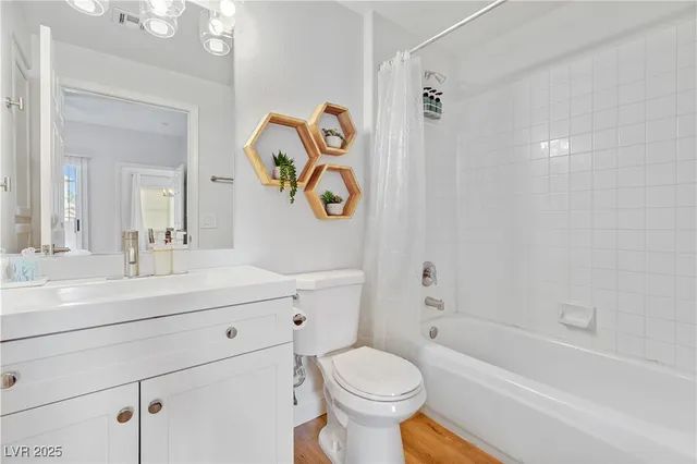 $1,950 | 8501 West University Avenue, Unit 1006, Las Vegas, NV 89147