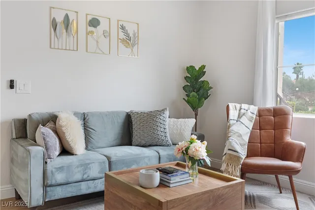 $1,950 | 8501 West University Avenue, Unit 1006, Las Vegas, NV 89147
