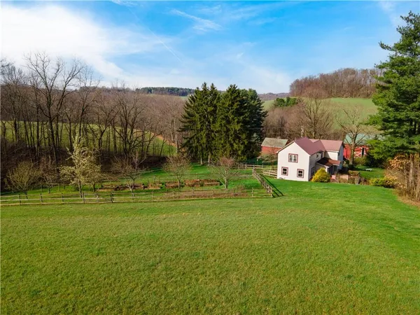 $899,900 | 2420 Angus Road, Kittanning, PA 16201