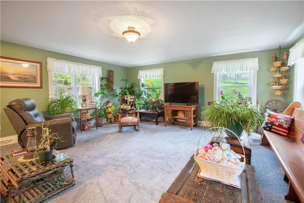 $899,900 | 2420 Angus Road, Kittanning, PA 16201