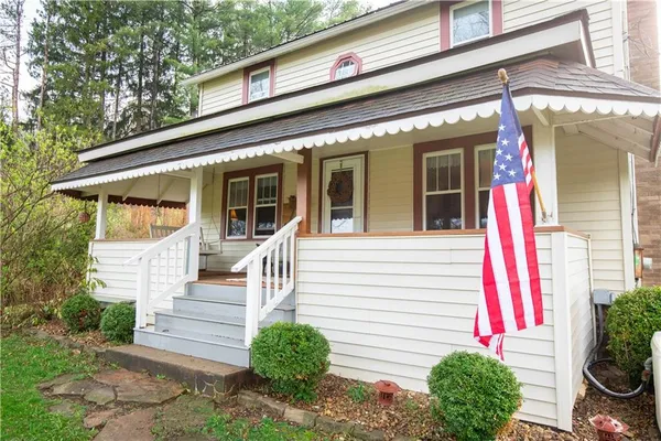 $899,900 | 2420 Angus Road, Kittanning, PA 16201