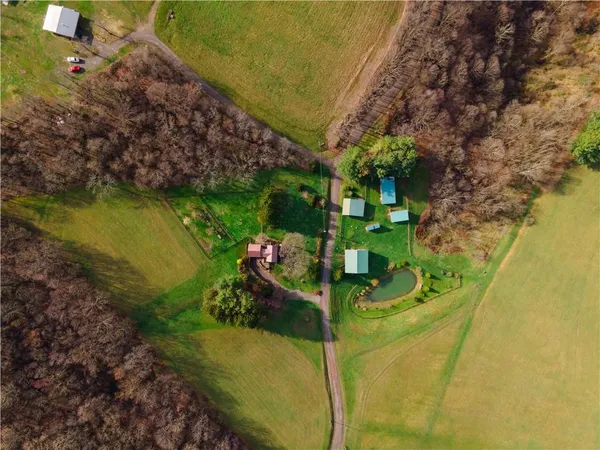 $899,900 | 2420 Angus Road, Kittanning, PA 16201