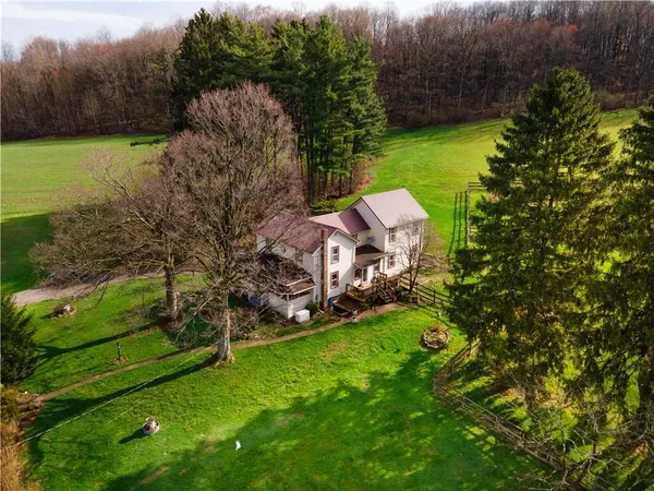$899,900 | 2420 Angus Road, Kittanning, PA 16201