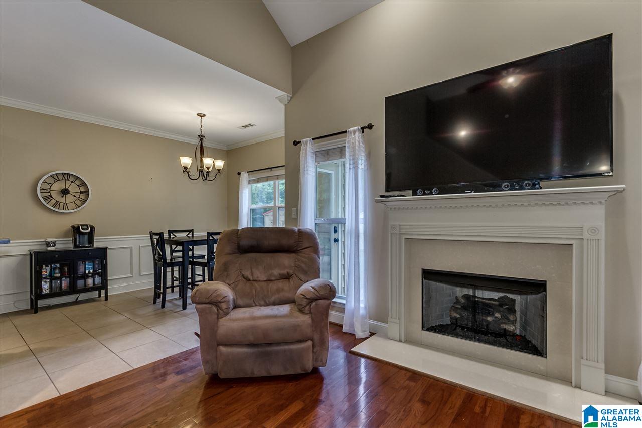 932 Valley Circle Leeds, AL 35094 - Photo 9 of 35
