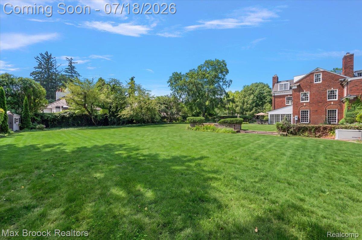 294 Lincoln Road Grosse Pointe, MI 48230 - Photo 72 of 84 Backyard Alternate View