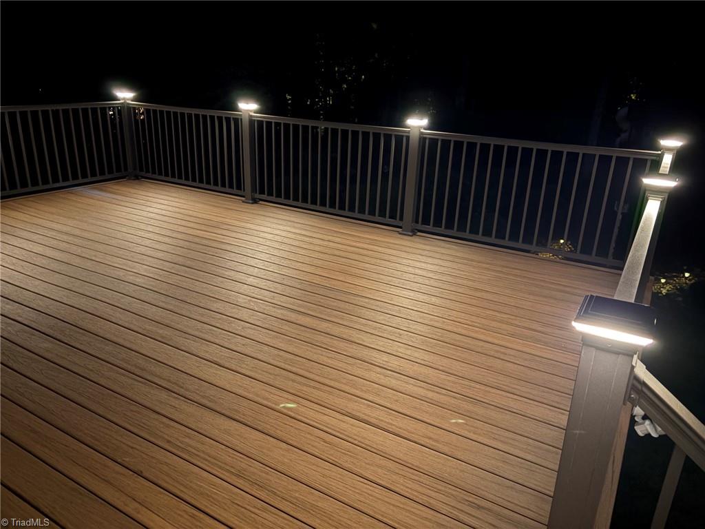 108 Ridgemere Court Winston-Salem, NC 27106 - Photo 34 of 47 LED Deck lighting