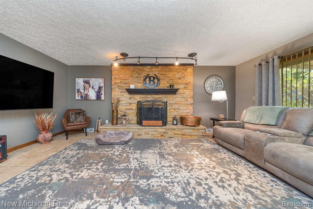 2570 Imlay City Road Lapeer, MI 48446 - Photo 12 of 51