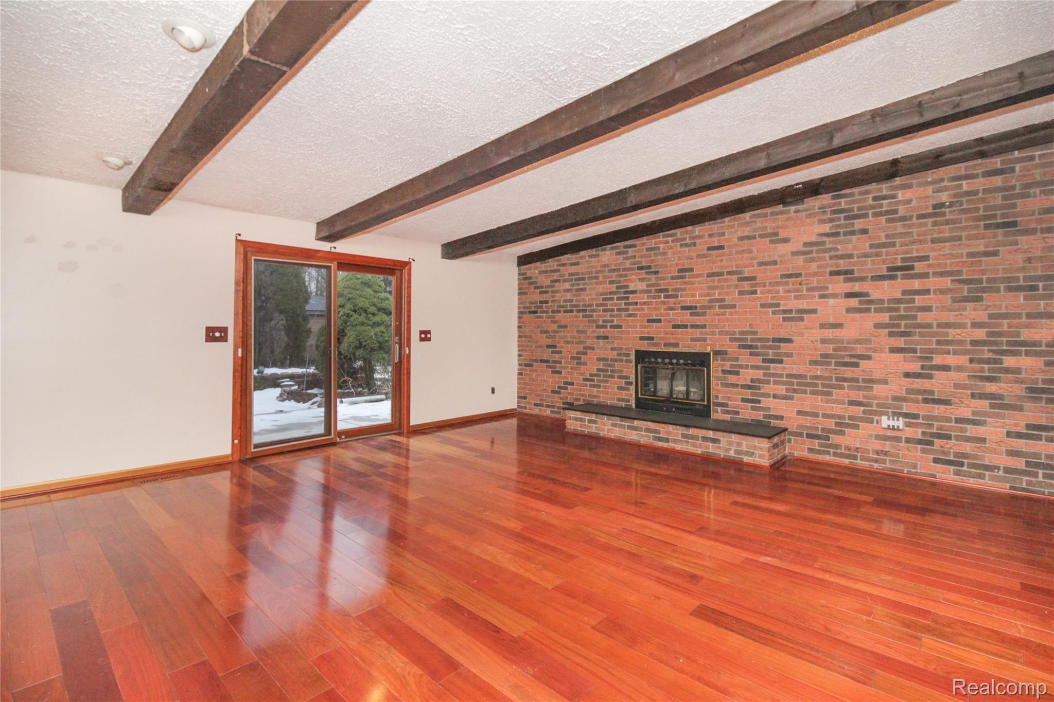 42909 Barchester Road Canton, MI 48187 - Photo 5 of 38 IMG_6226.jpg