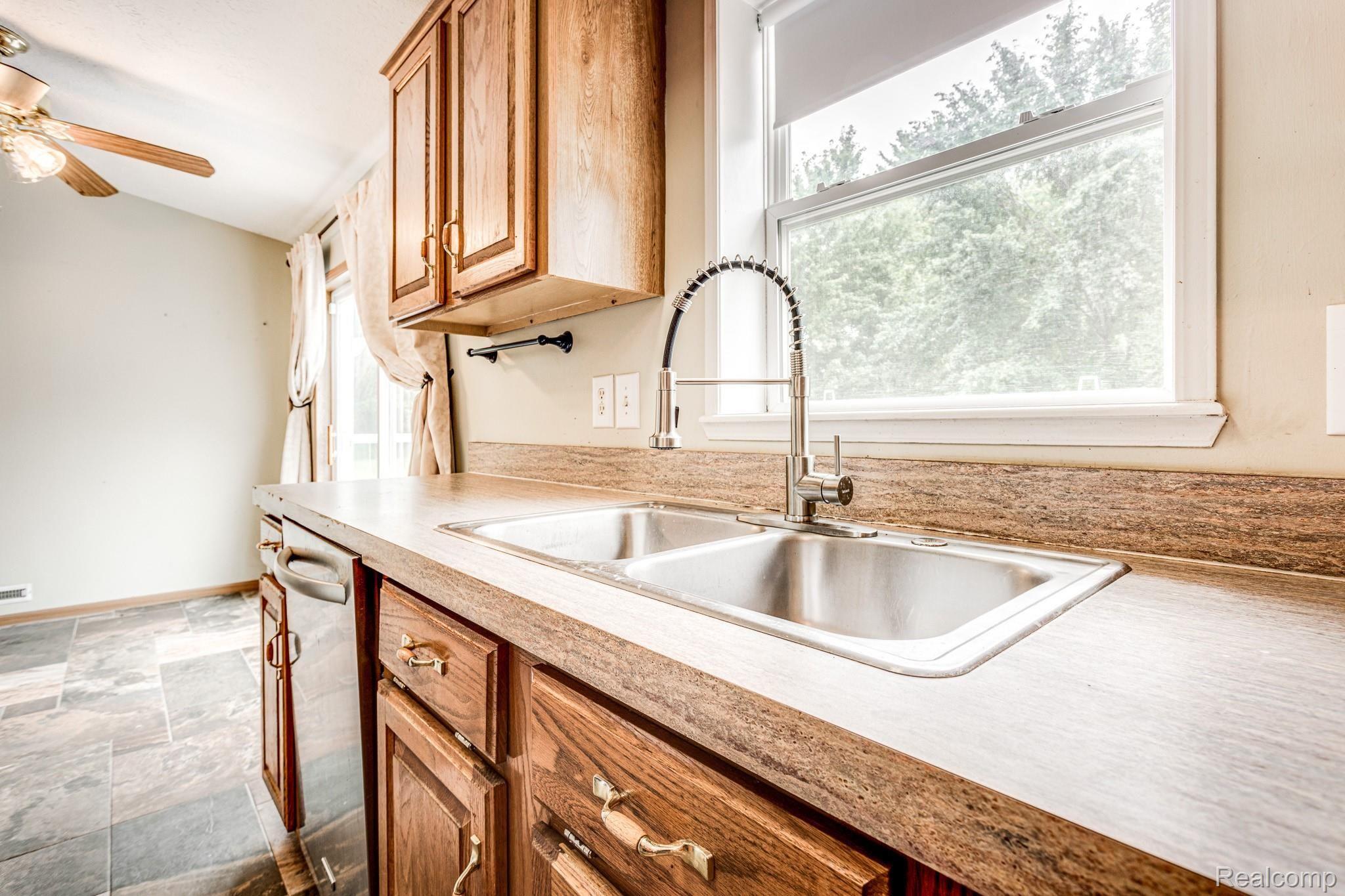 7388 Ross Road Almont, MI 48003 - Photo 9 of 45 15.jpg