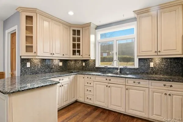 $749,000 | 111 Schneider Lane, Hauppauge, NY 11788