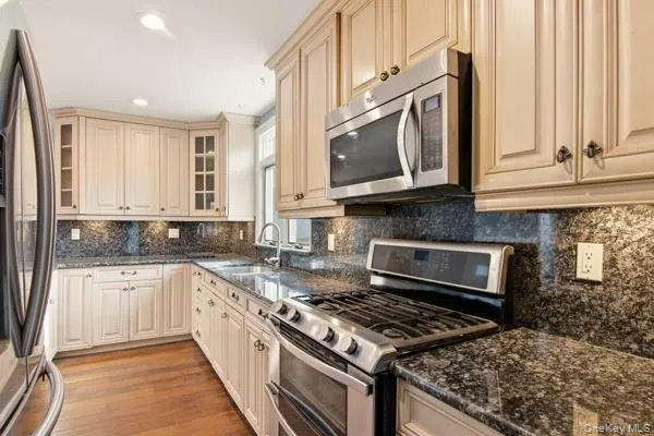 $749,000 | 111 Schneider Lane, Hauppauge, NY 11788