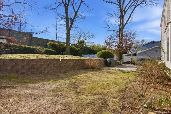 $749,000 | 111 Schneider Lane, Hauppauge, NY 11788