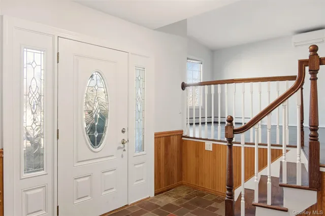 $749,000 | 111 Schneider Lane, Hauppauge, NY 11788