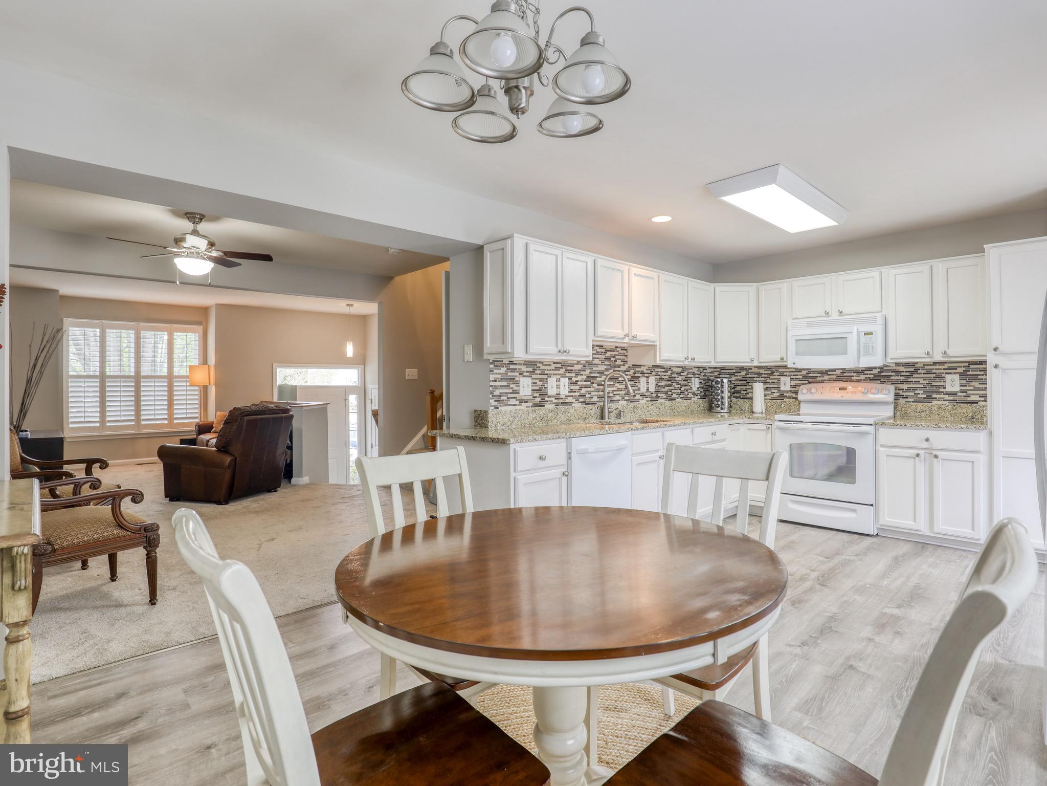 17372 Legacy Terrace Round Hill, VA 20141 - Photo 8 of 24 Kitchen
