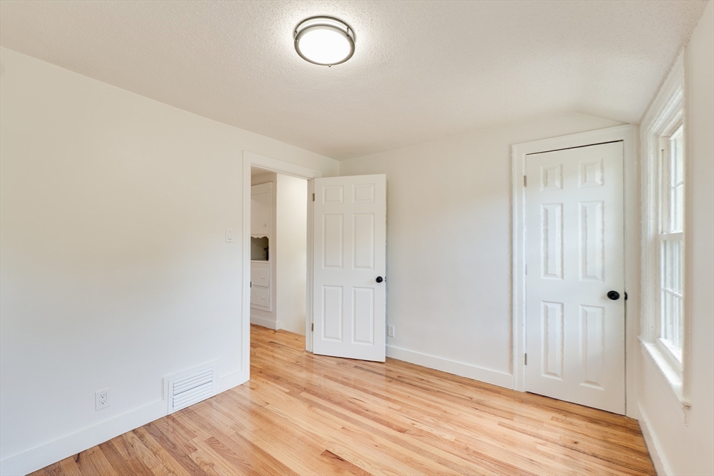 1386 Piper Road West Springfield, MA 01089 - Photo 30 of 39