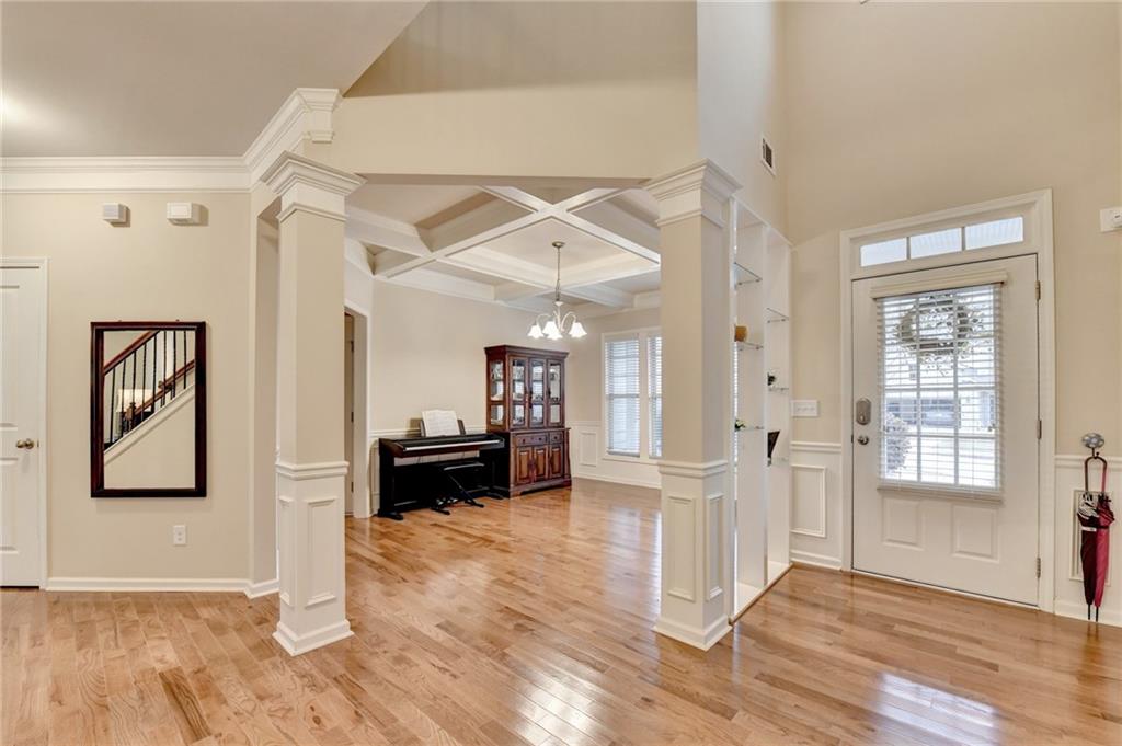 2455 Matlin Way Buford, GA 30519 - Photo 4 of 58