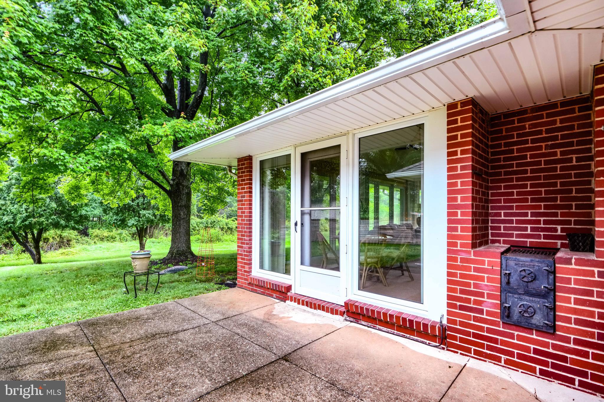 7900 Ivy Lane Baltimore, MD 21208 - Photo 4 of 32 a view of a backyard with a garden