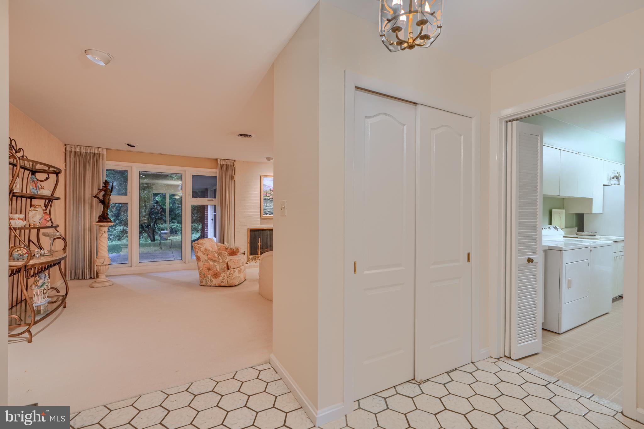 7900 Ivy Lane Baltimore, MD 21208 - Photo 5 of 32