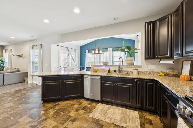 $435,000 | 2803 Winterberry Drive, Columbia, TN 38401